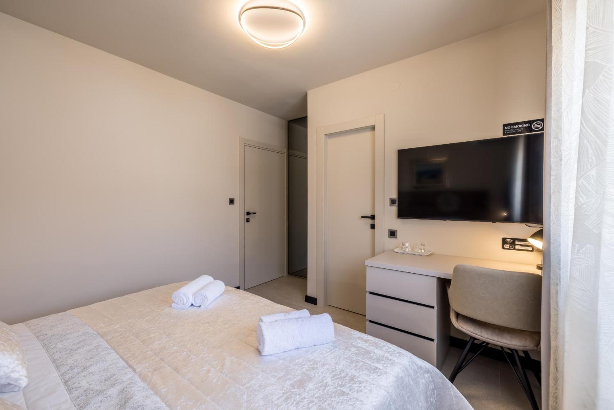 Guesthouse Rooms Split Bed & Breakfast